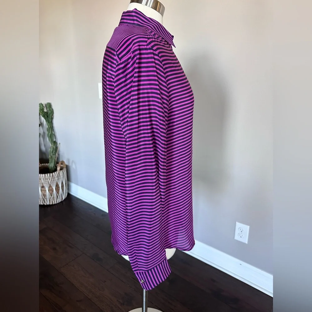 Banana Republic Blouse 100% Silk Career Capsule Wardrobe Button-Up EUC LG - Picture 2 of 9